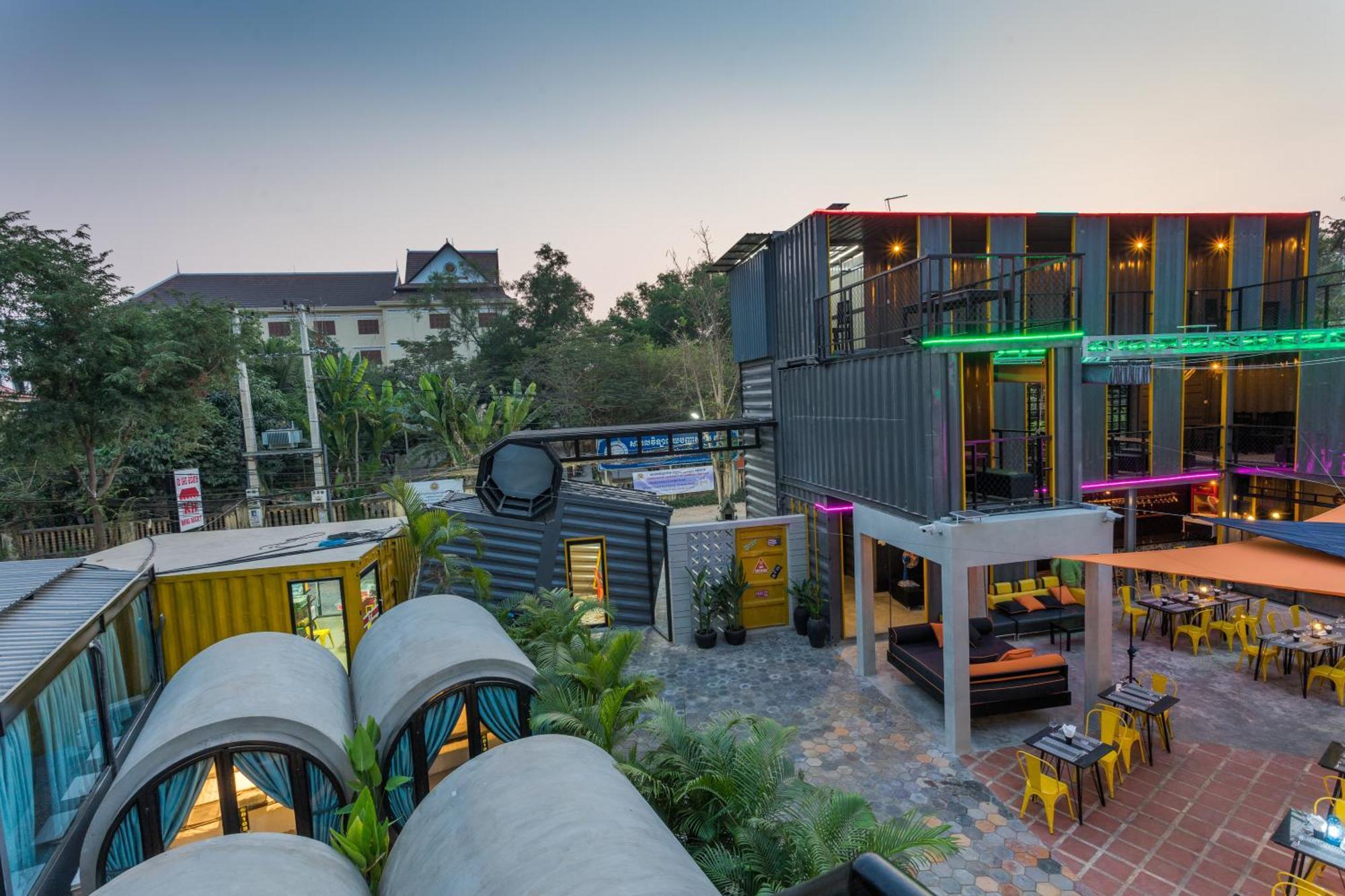 White Rabbit Hostel Σιέμ Ρέαπ Εξωτερικό φωτογραφία