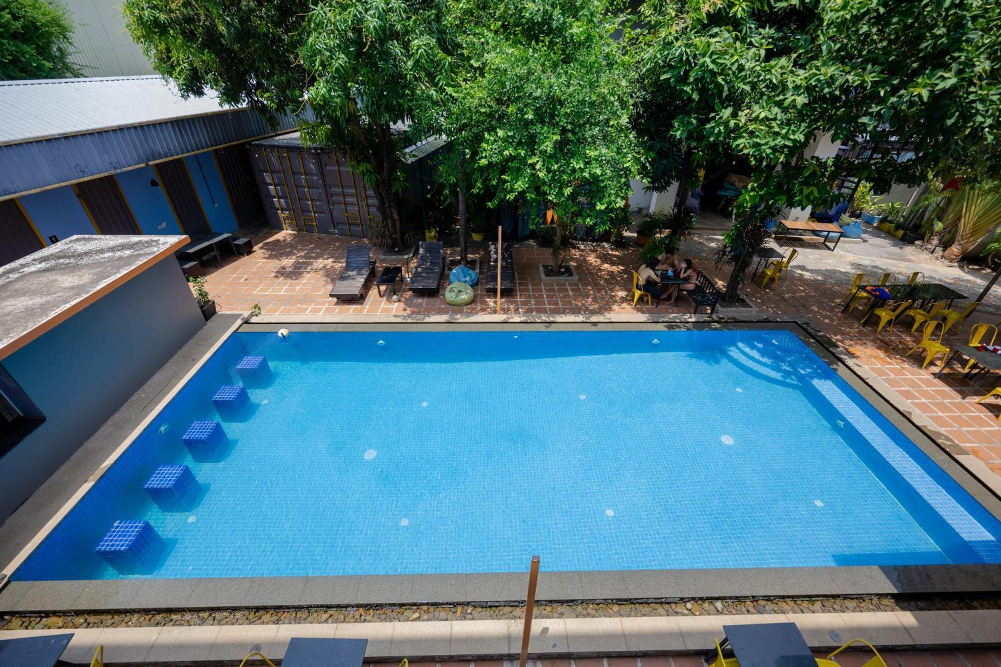 White Rabbit Hostel Σιέμ Ρέαπ Εξωτερικό φωτογραφία