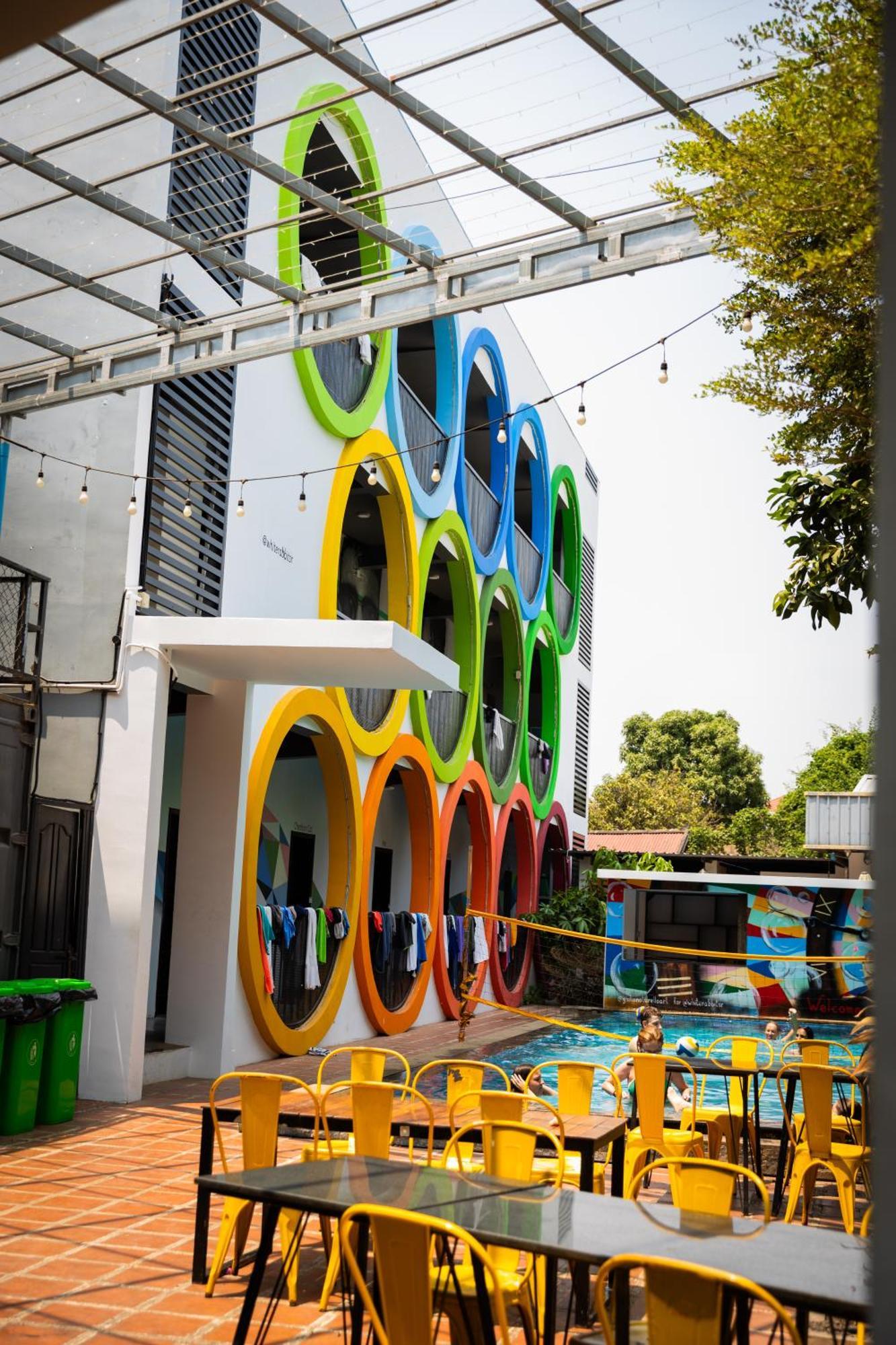 White Rabbit Hostel Σιέμ Ρέαπ Εξωτερικό φωτογραφία